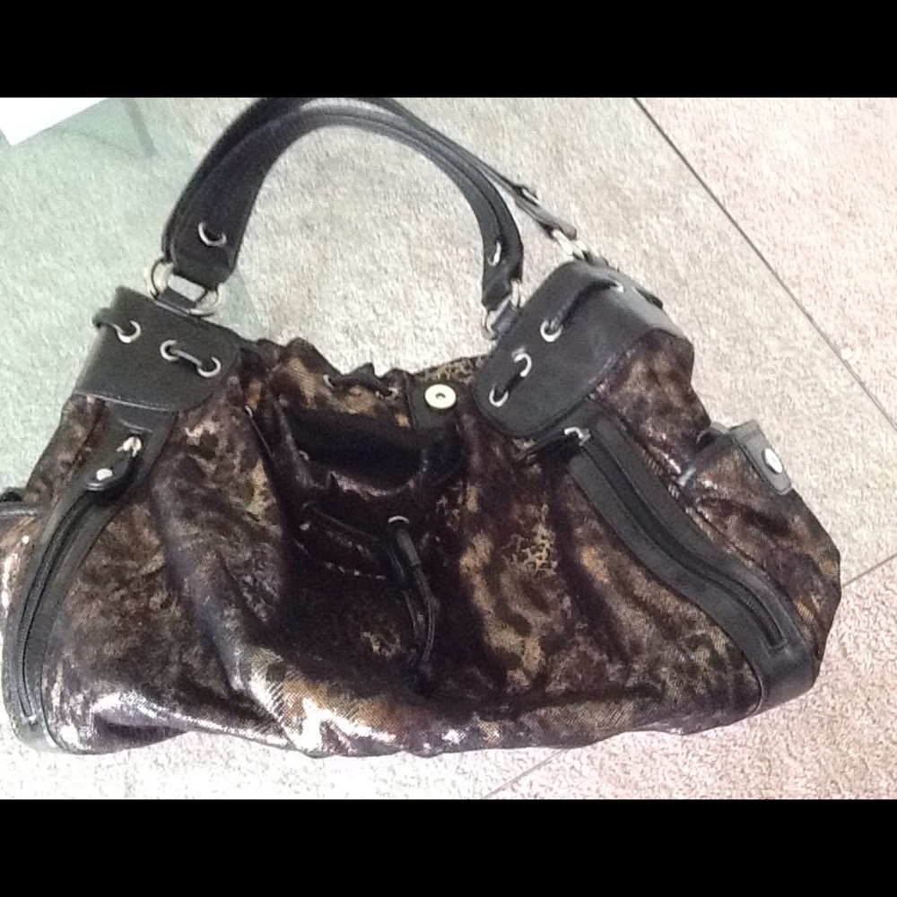 BLACK RIVET BAG